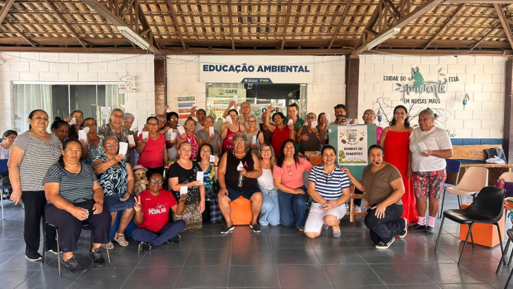 Parceria entre OAPE e CRAS Santa Clara ensina comunidade a reflorestar a cidade com ‘Bombas de Sementes’