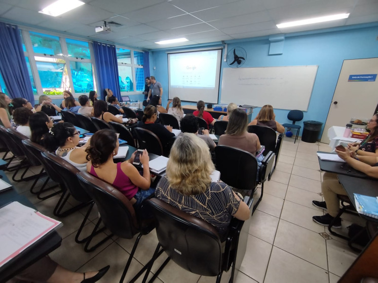 Prefeitura capacita coordenadores da Educação Infantil para o uso pedagógico da robótica nas escolas
