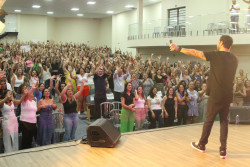 Hortolândia celebra Dia dos Professores com Stand-up Comedy de Diogo Almeida