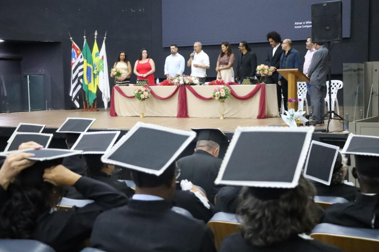 Estudantes da EJA em Hortolândia conquistam diploma de cursos profissionalizantes
