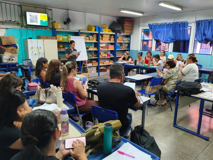 Saúde mental, alfabetização na idade certa, cultivo e manejo de hortas são temas de formações em Hortolândia