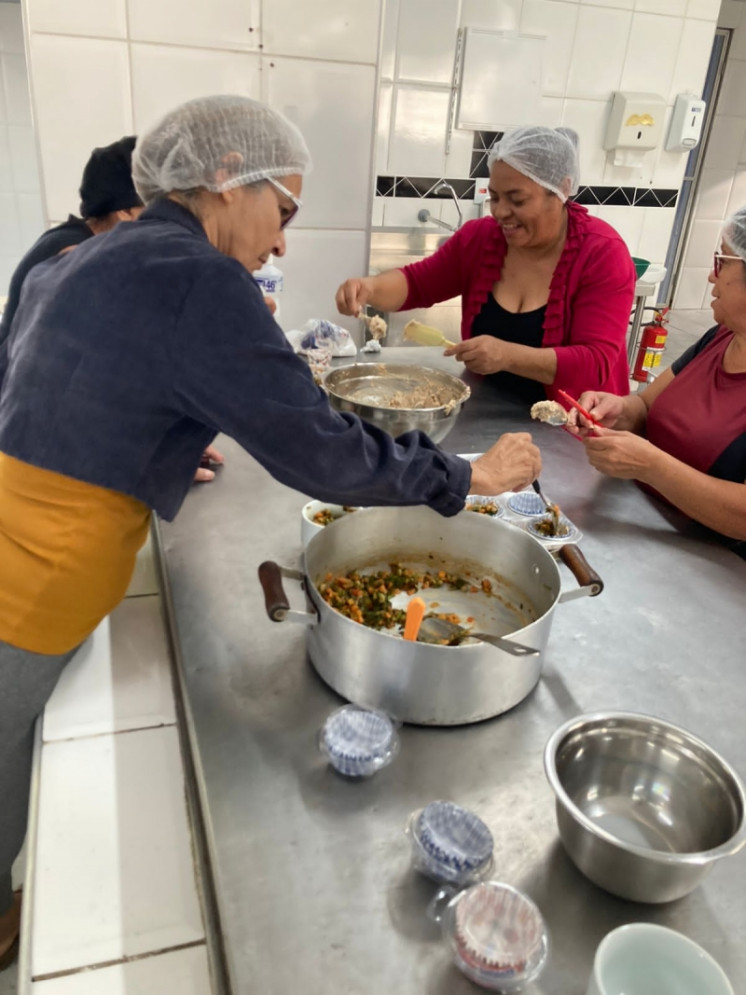 Cozinha Escola da Prefeitura realiza oficina de aproveitamento integral dos alimentos