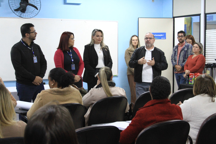 Educação de Hortolândia recebe material do SEBRAE e inicia expansão do empreendedorismo na rede municipal