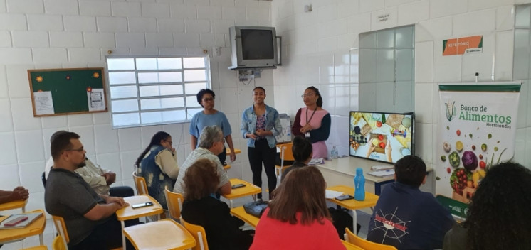 Programa de Aquisição de Alimentos é tema de reunião da Prefeitura com entidades sociais